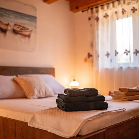 Family Friendly House With A Swimming Pool Basina, Hvar - 23475 Tatil Evi Vrbanj