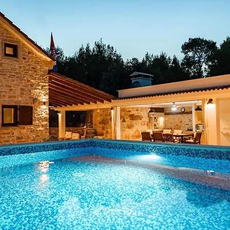 Family Friendly House With A Swimming Pool Basina, Hvar - 23475 *