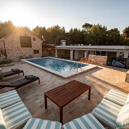 Tatil Evi Family Friendly House With A Swimming Pool Basina, Hvar - 23475 *